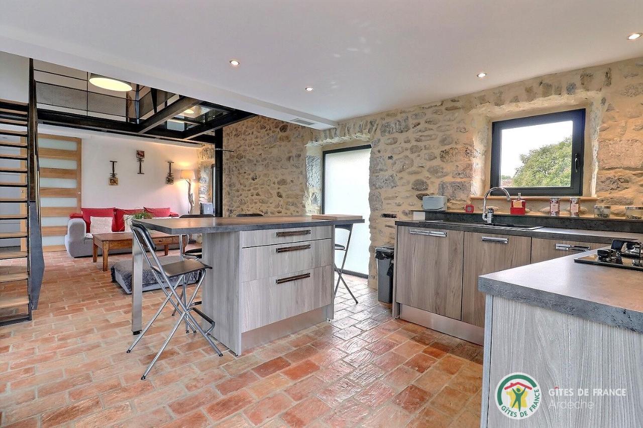 Vila L'Envol Des Papillons Grospierres Exteriér fotografie