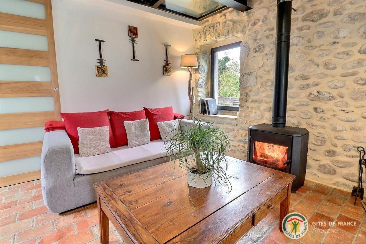 Vila L'Envol Des Papillons Grospierres Exteriér fotografie